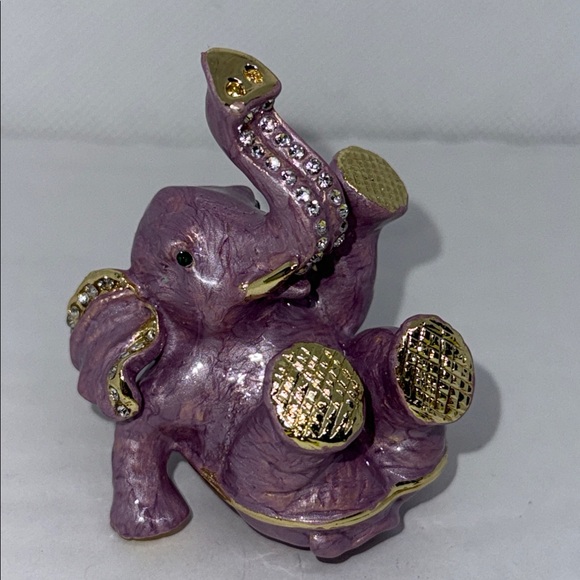 Rare Lilac Purple and Golden rhinestone Elephant secret stash trinket box - Picture 2 of 16
